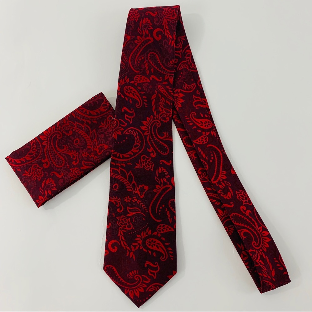 Gianfranco Italy Necktie Paisley Red